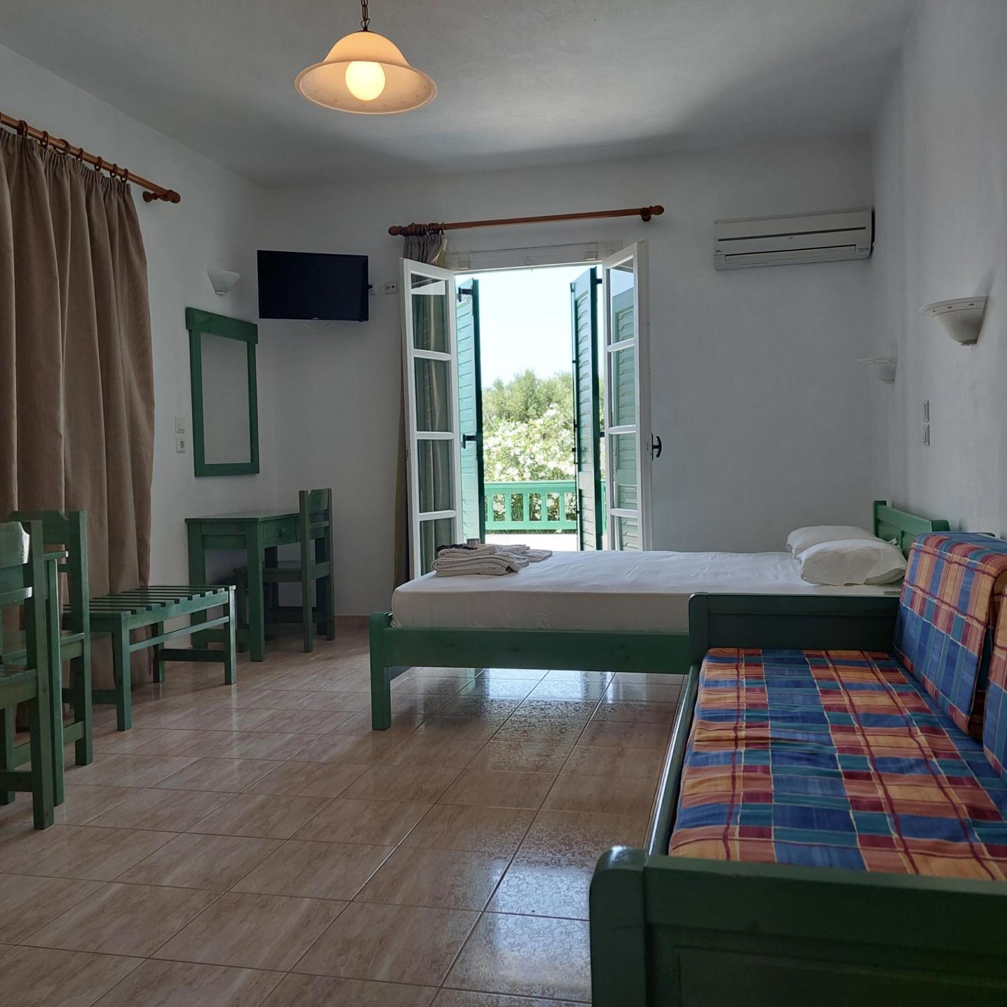 Hotel Kapari Agia Anna  エクステリア 写真